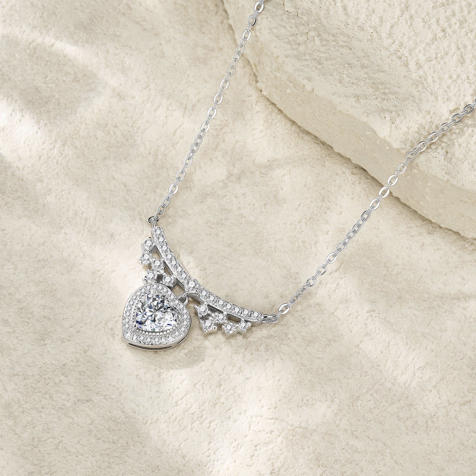 S925 Silver Women’s Heart-Shaped Moissanite Necklace Princess Collarbone Chain Light Luxury Niche Jewelry